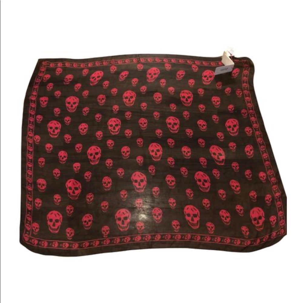 NWT AUTHENTIC Alexander McQueen Silk Skull Scarf